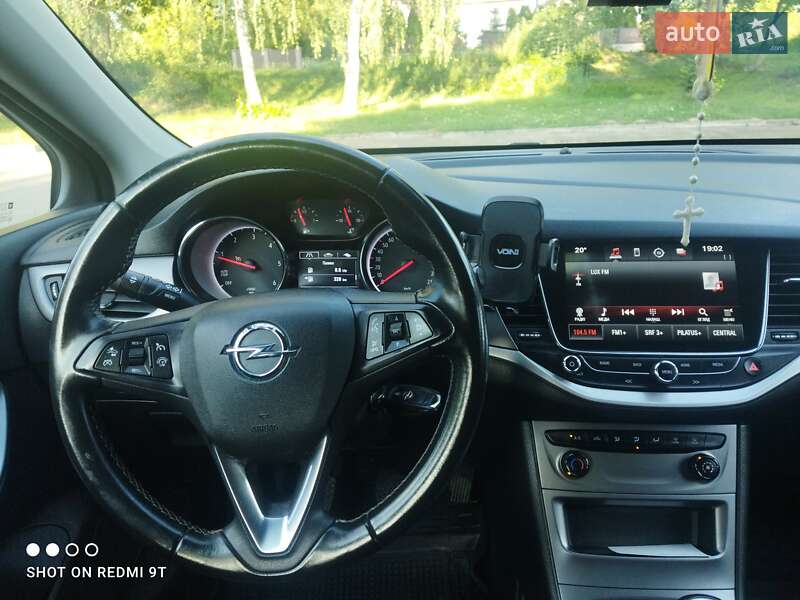 Универсал Opel Astra 2018 в Золочеве