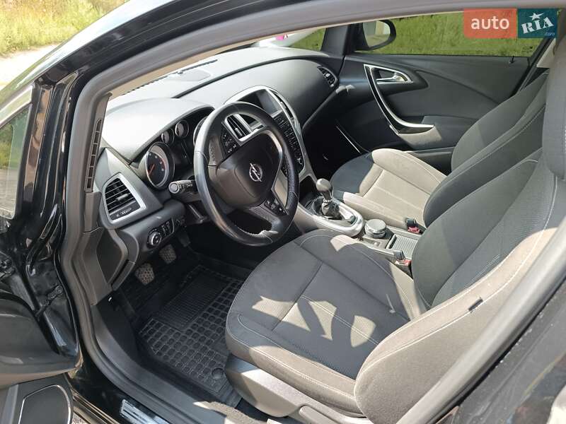 Хэтчбек Opel Astra 2010 в Богодухове фото 4 Хэтчбек Opel Astra 2010 в Богодухове