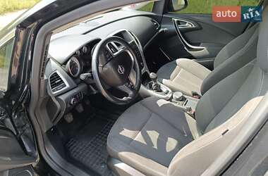 Хэтчбек Opel Astra 2010 в 