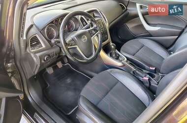 Хетчбек Opel Astra 2013 в 