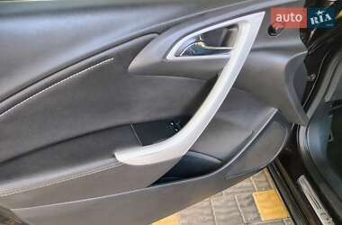 Хетчбек Opel Astra 2013 в 