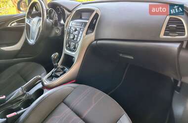 Хетчбек Opel Astra 2013 в 