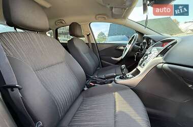 Хэтчбек Opel Astra 2011 в 