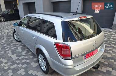 Универсал Opel Astra 2010 в 
