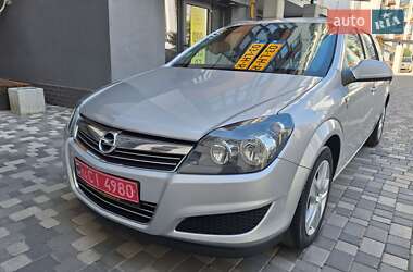 Универсал Opel Astra 2010 в 