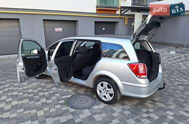 Универсал Opel Astra 2010 в 
