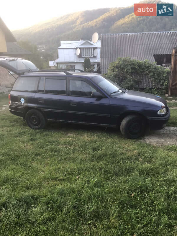Універсал Opel Astra 1995 в Косові