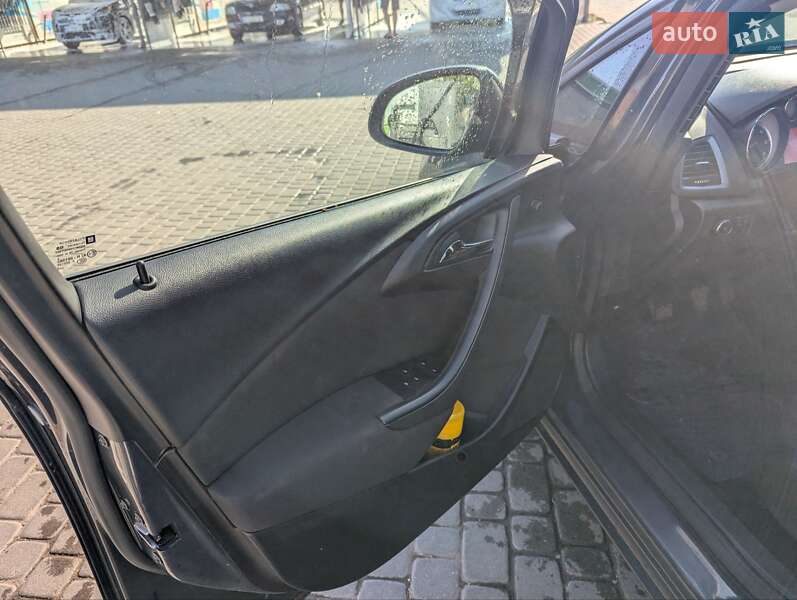 Универсал Opel Astra 2015 в Ивано-Франковске