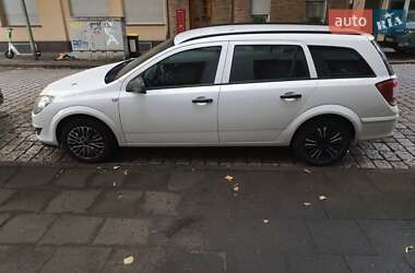 Универсал Opel Astra 2010 в 