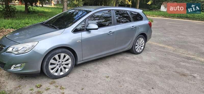 Opel Astra 2011