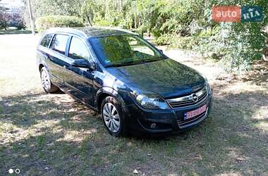 Універсал Opel Astra 2009 в Лубнах