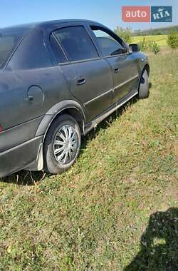 Седан Opel Astra 2004 в 