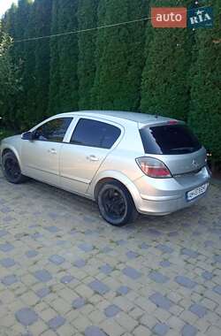 Хэтчбек Opel Astra 2007 в 