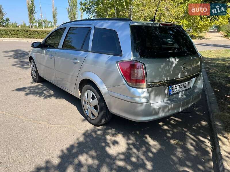 Универсал Opel Astra 2009 в Южноукраинске