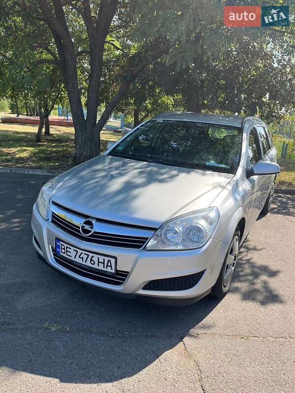 Универсал Opel Astra 2009 в Южноукраинске