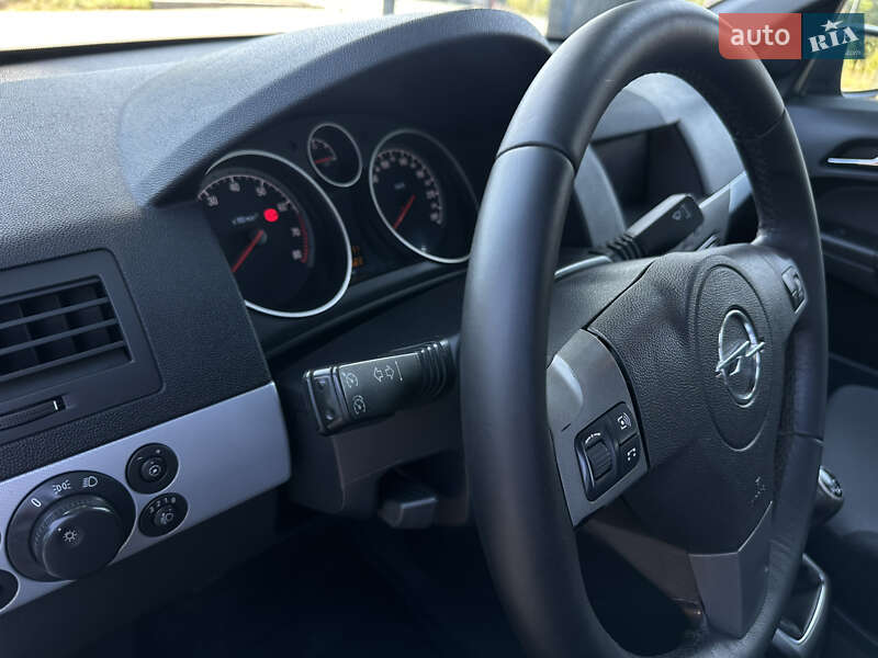 Универсал Opel Astra 2006 в Виннице