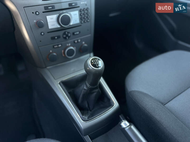 Универсал Opel Astra 2006 в Виннице