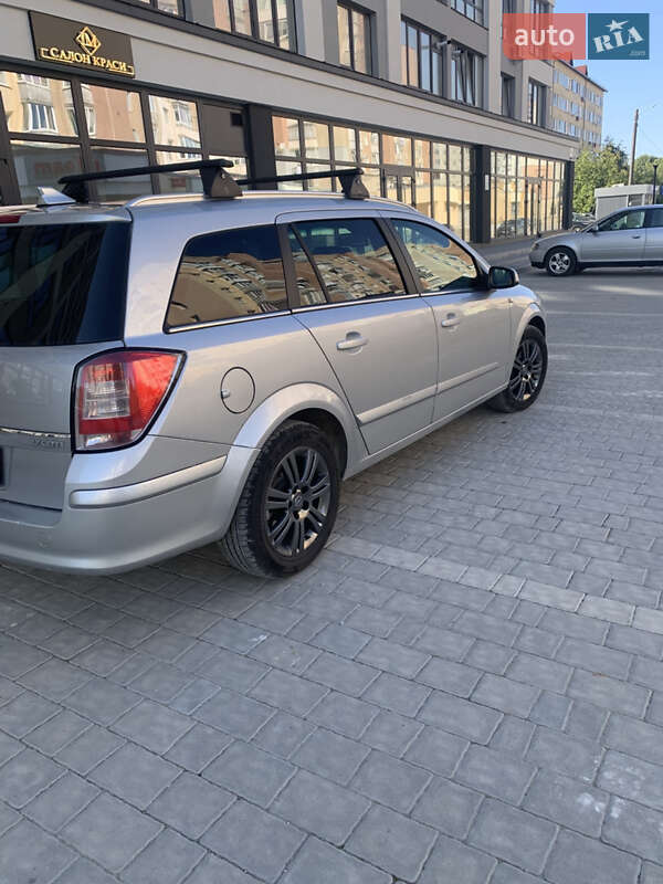 Универсал Opel Astra 2008 в Ивано-Франковске