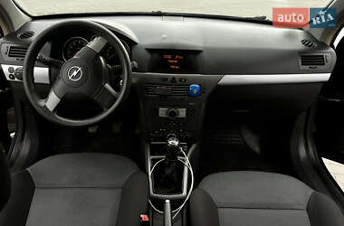Универсал Opel Astra 2005 в 