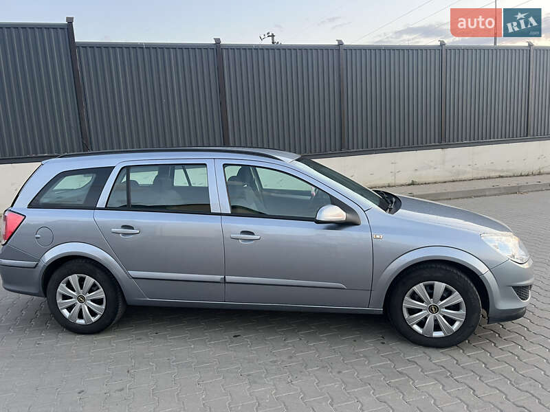 Универсал Opel Astra 2008 в Рожище
