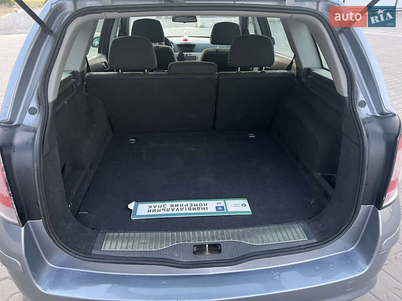 Универсал Opel Astra 2008 в Рожище