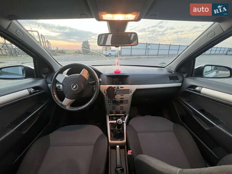 Универсал Opel Astra 2008 в Рожище
