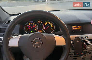 Универсал Opel Astra 2008 в Рожище