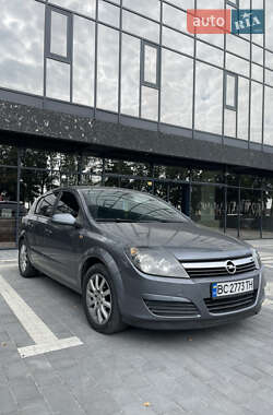 Хэтчбек Opel Astra 2004 в Стрые