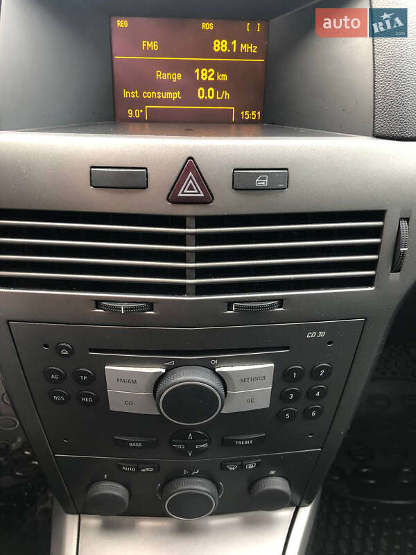 Хэтчбек Opel Astra 2004 в Стрые