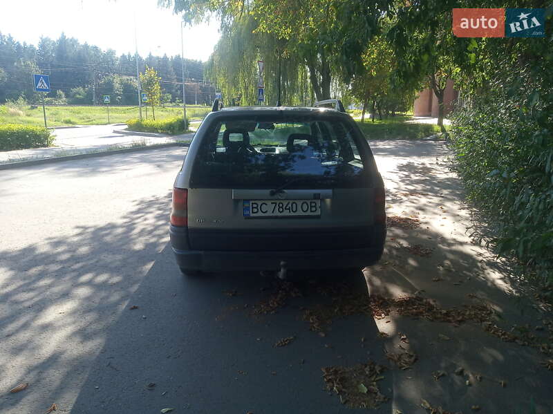 Універсал Opel Astra 1995 в Львові