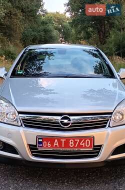 Хэтчбек Opel Astra 2009 в 