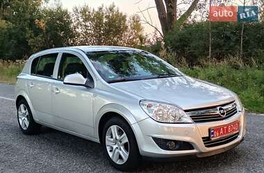 Хэтчбек Opel Astra 2009 в 
