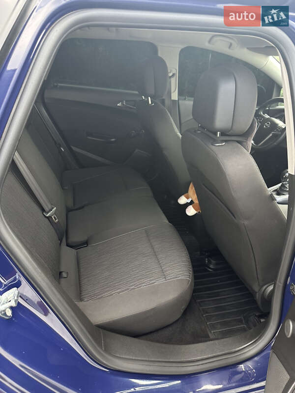 Універсал Opel Astra 2015 в Львові