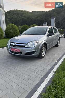Хетчбек Opel Astra 2009 в 