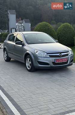 Хетчбек Opel Astra 2009 в 