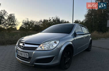 Хэтчбек Opel Astra 2007 в 
