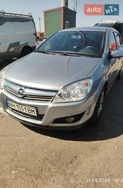 Хэтчбек Opel Astra 2007 в Одессе