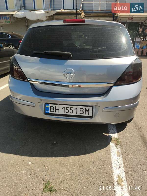 Хэтчбек Opel Astra 2007 в Одессе