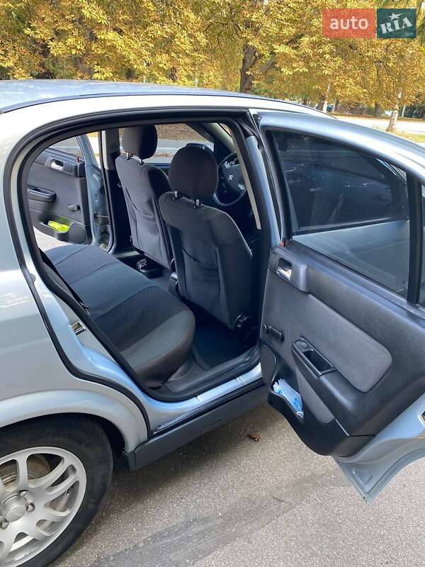 Седан Opel Astra 2004 в Желтых Водах