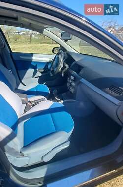 Универсал Opel Astra 2005 в 