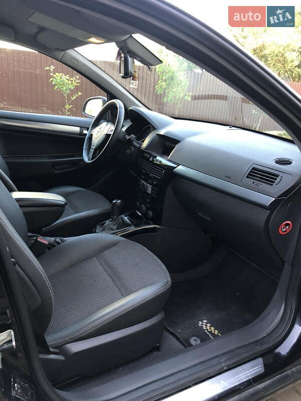 Универсал Opel Astra 2010 в Тернополе