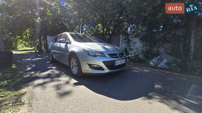 Універсал Opel Astra 2012 в Борисполі