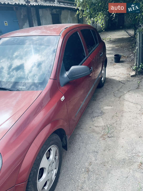 Хэтчбек Opel Astra 2006 в Николаеве