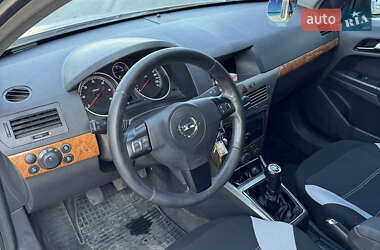 Седан Opel Astra 2005 в 