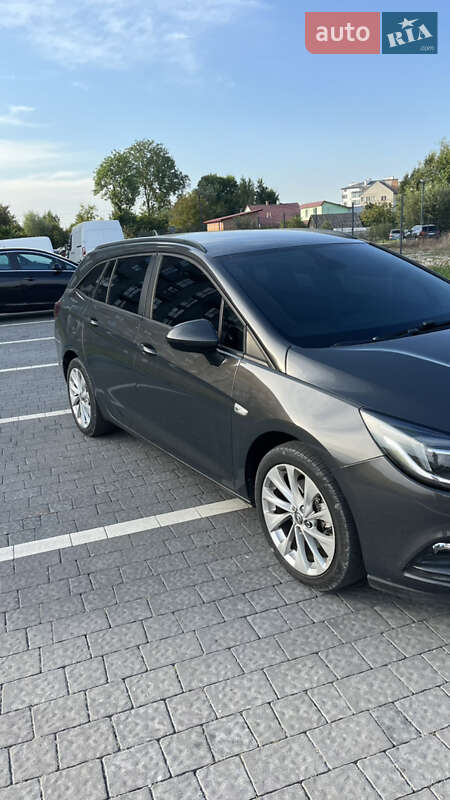 Універсал Opel Astra 2016 в Львові