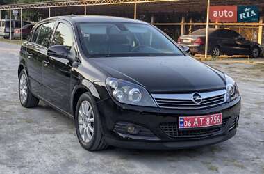 Хэтчбек Opel Astra 2009 в Звягеле