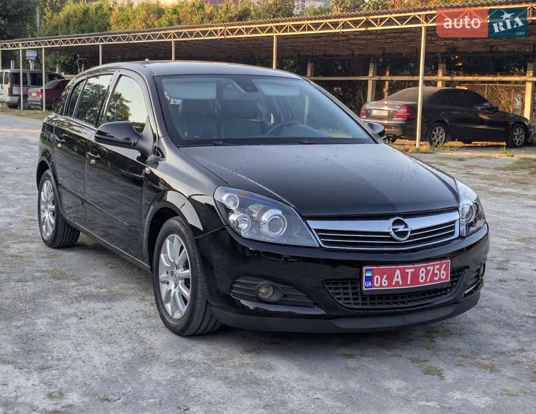 Хэтчбек Opel Astra 2009 в Звягеле