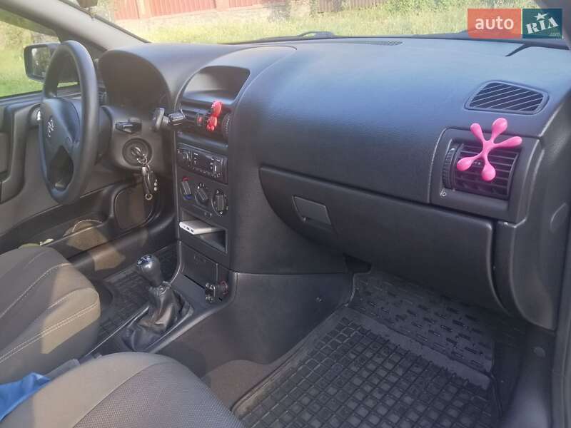 Седан Opel Astra 2008 в Казатине