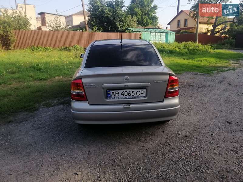Седан Opel Astra 2008 в Казатине