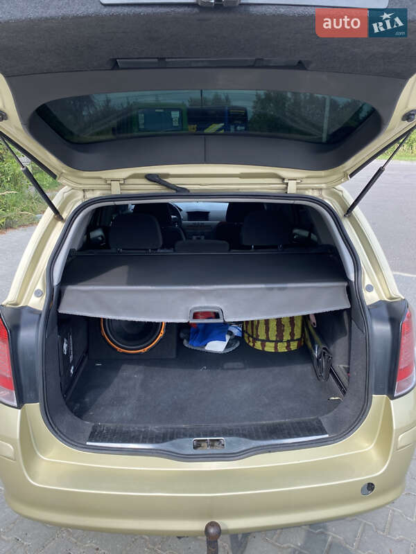 Універсал Opel Astra 2004 в Львові